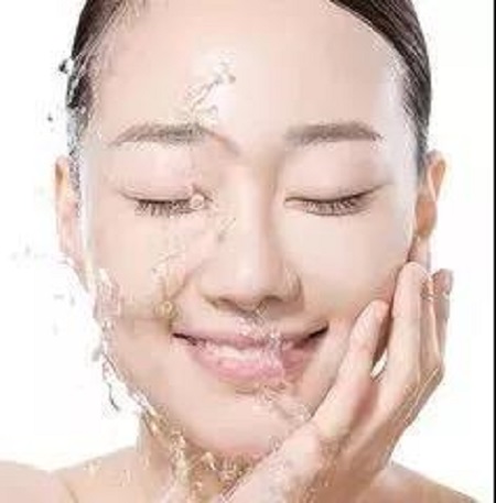 自拍3小时=暴晒1小时？自拍也会加速衰老！