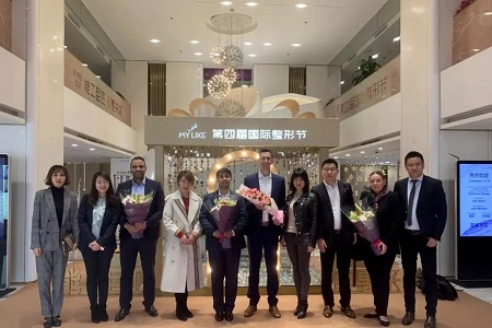 艾尔建高管团队与上海利来国际工作人员合影